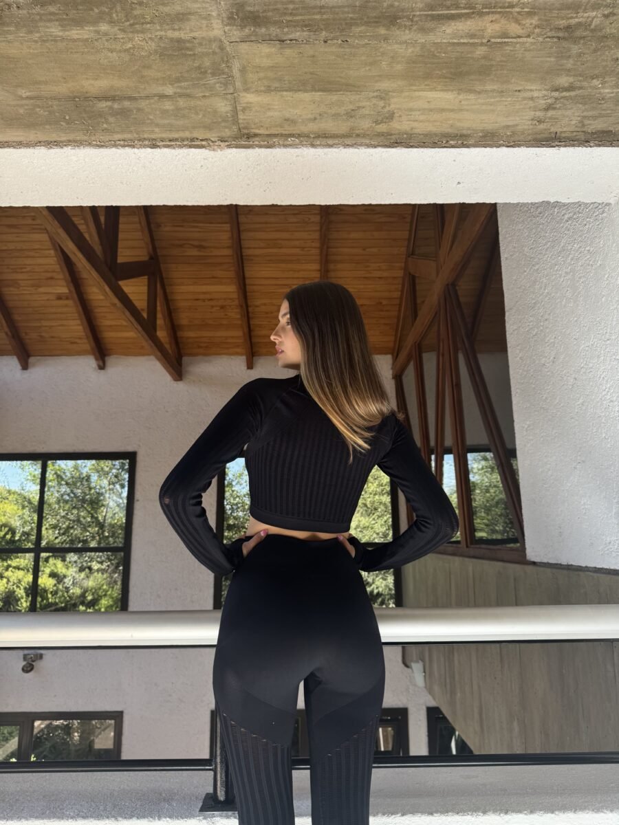 SET ADA(CROP MANGA LARGA+CALZA LARGA) - Imagen 3
