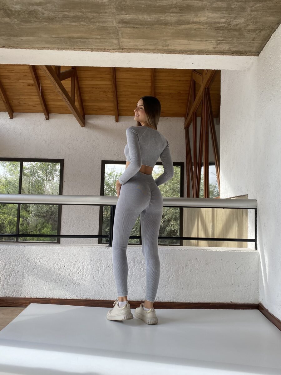 SET FEDERICA (CROP+CALZA LARGA) - Imagen 3