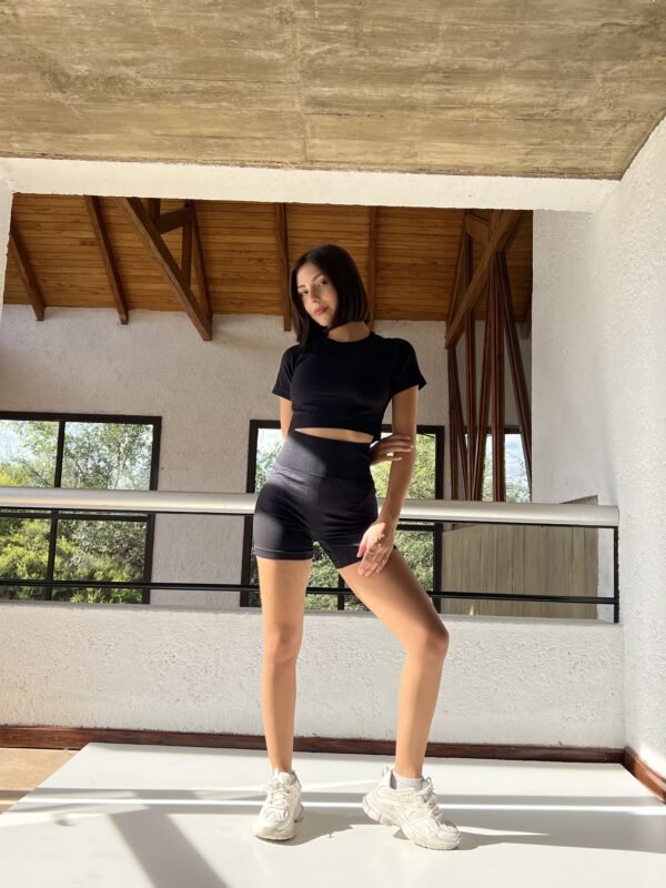 SET FRANCA SIN PUSH UP(CALZA CORTA+ CROP)