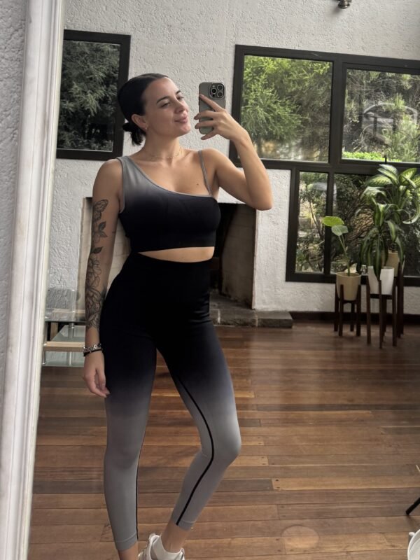 SET CLOE (TOP+CALZA LARGA)