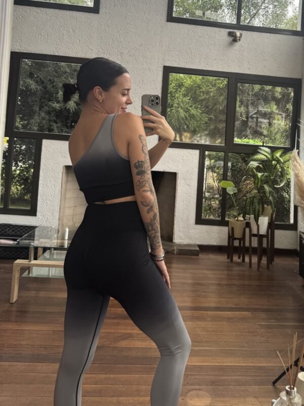 SET CLOE (TOP+CALZA LARGA)