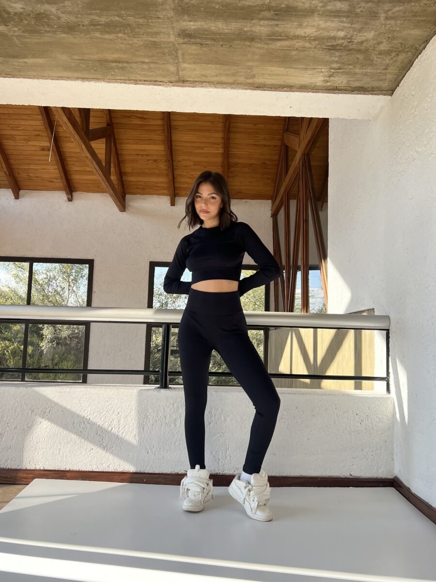 SET GEMMA (CROP+CALZA LARGA) - Imagen 3