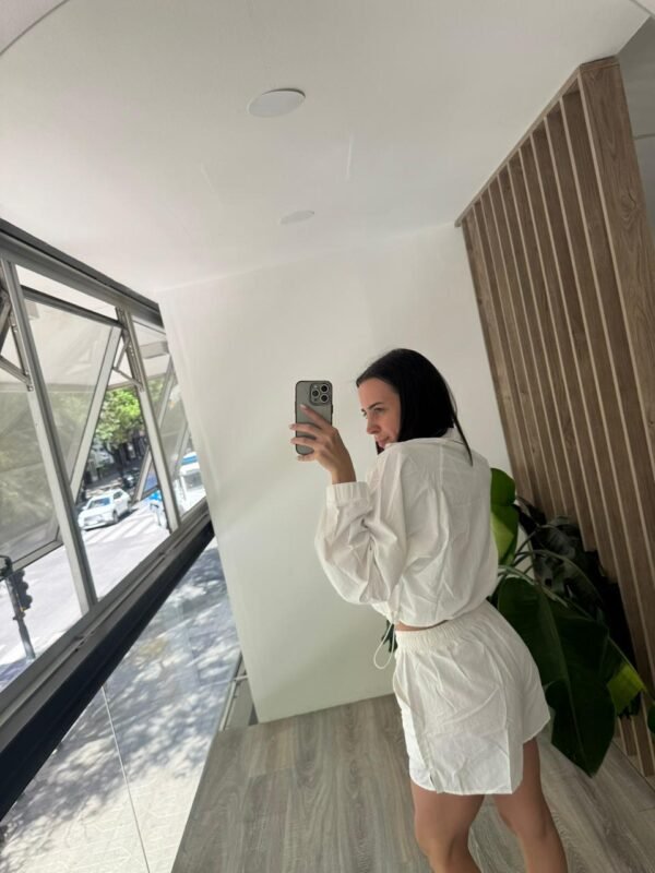 SHORT ROMPEVIENTO PARIS